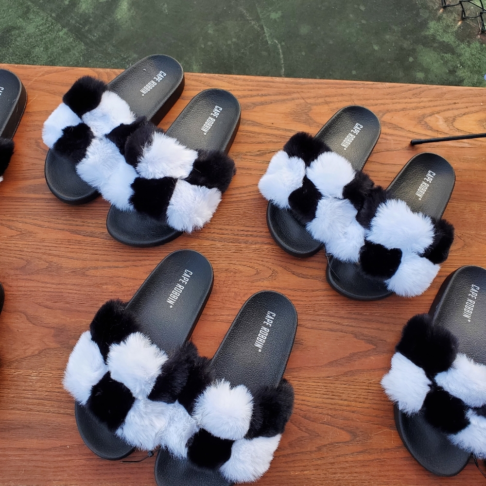 Cape Robbin Block fur sandals